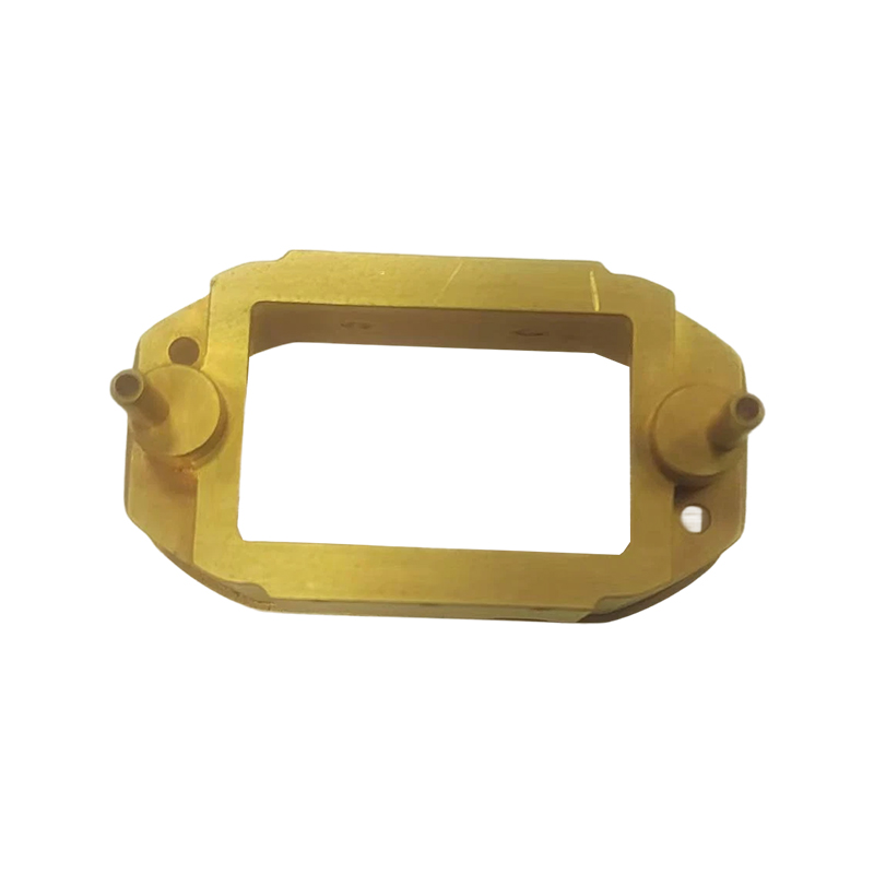 How does the gold-plated sensor perform in high or low temperature environments?